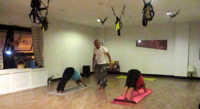 Power Vinyasa class with Vicky and Lux