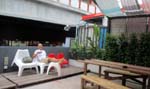 Bangkok: chilling out on the roofdeck of  Adventure Hostel