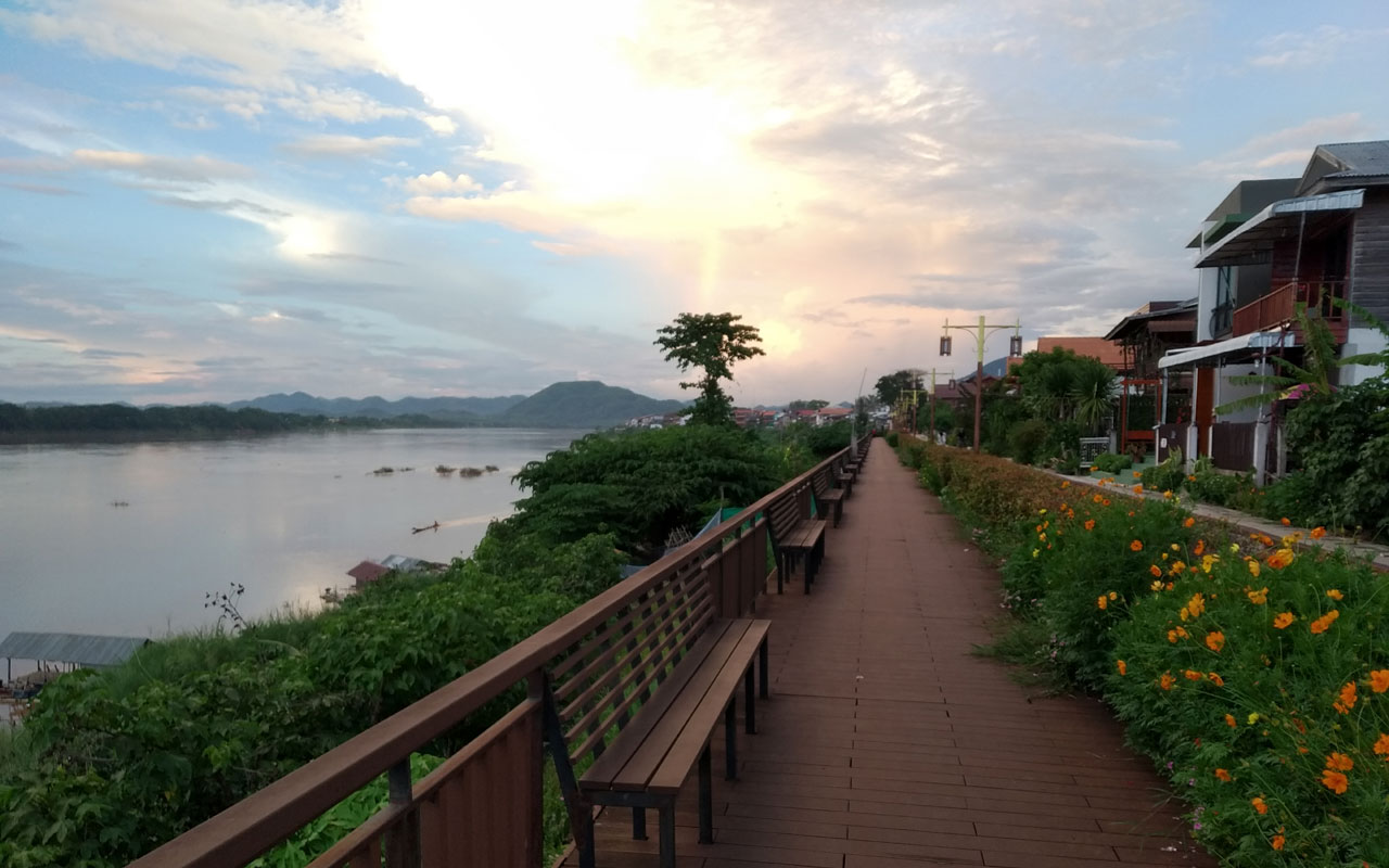 Chiang Khan Promenade by the Mekong River
