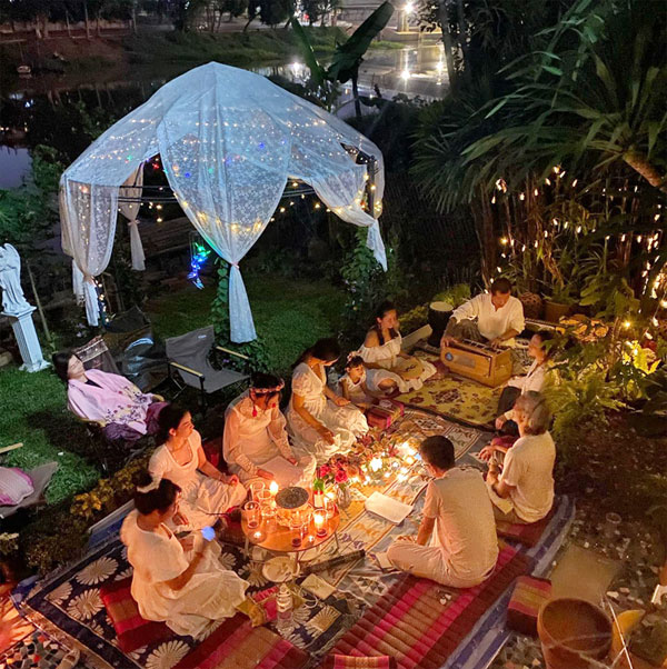 Kirtan with Chiang Mai's Khun Thai Seekers