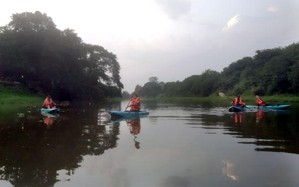 Kayaking along the Ping River with the BioHackers